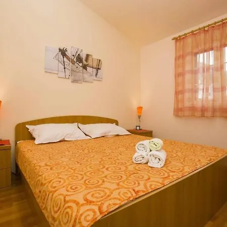 In With Sea View, Terrace, Air Conditioning, Wifi 5121-5 Apartment